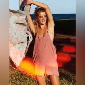 Urban outfitters BDG mauve linen short overalls size M